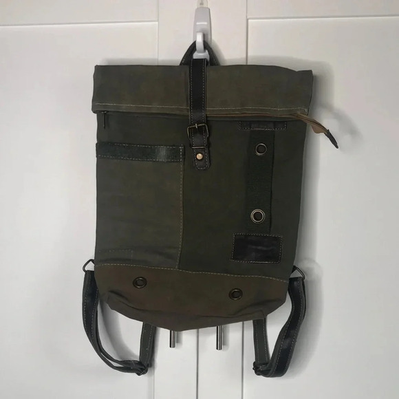 VINTAGE ADDICTION Military Tent Backpack - Picture 1 of 8